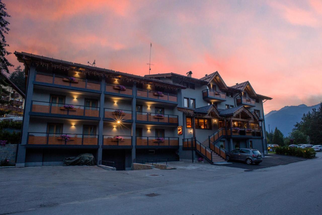 Hotel Fantelli Фолгарида Екстериор снимка
