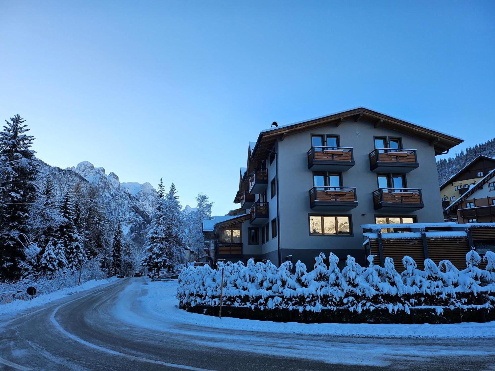 Hotel Fantelli Фолгарида Екстериор снимка