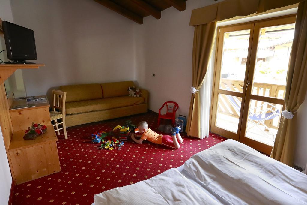 Hotel Fantelli Фолгарида Екстериор снимка