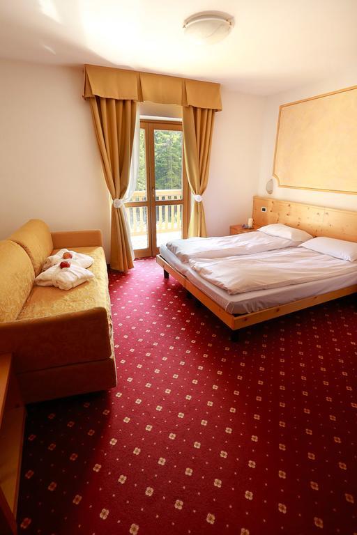 Hotel Fantelli Фолгарида Екстериор снимка